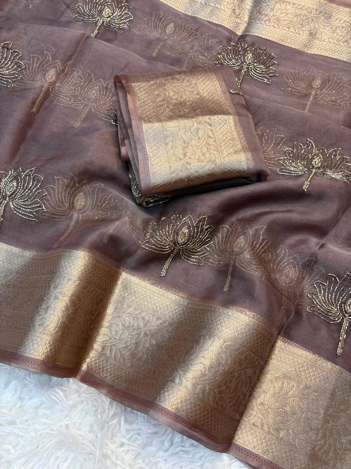 Padma Blossom - Mocha Brown