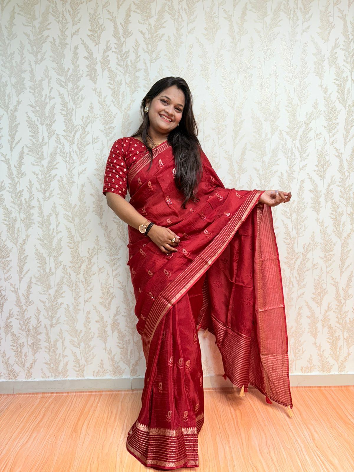 Scarlet Symphony โ Pure Viscose Embroidered Red Saree