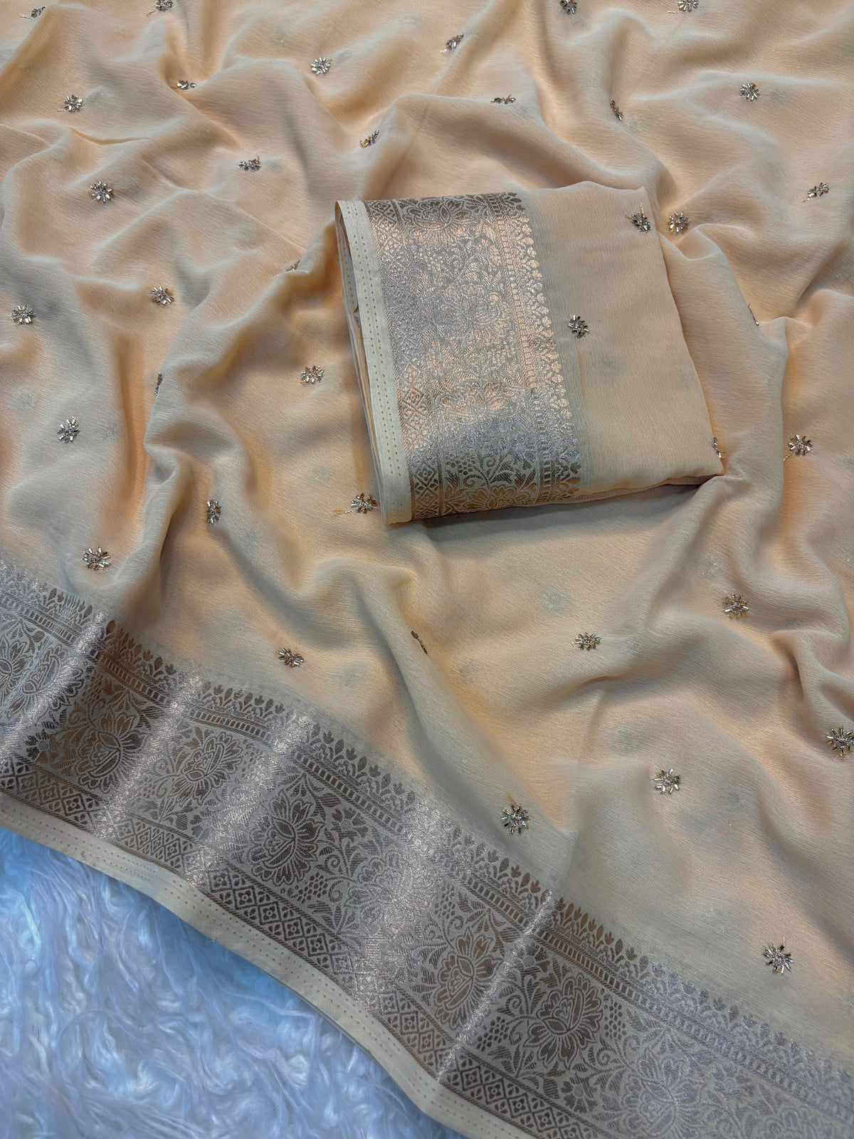 Kusum Butti - Ivory Cream
