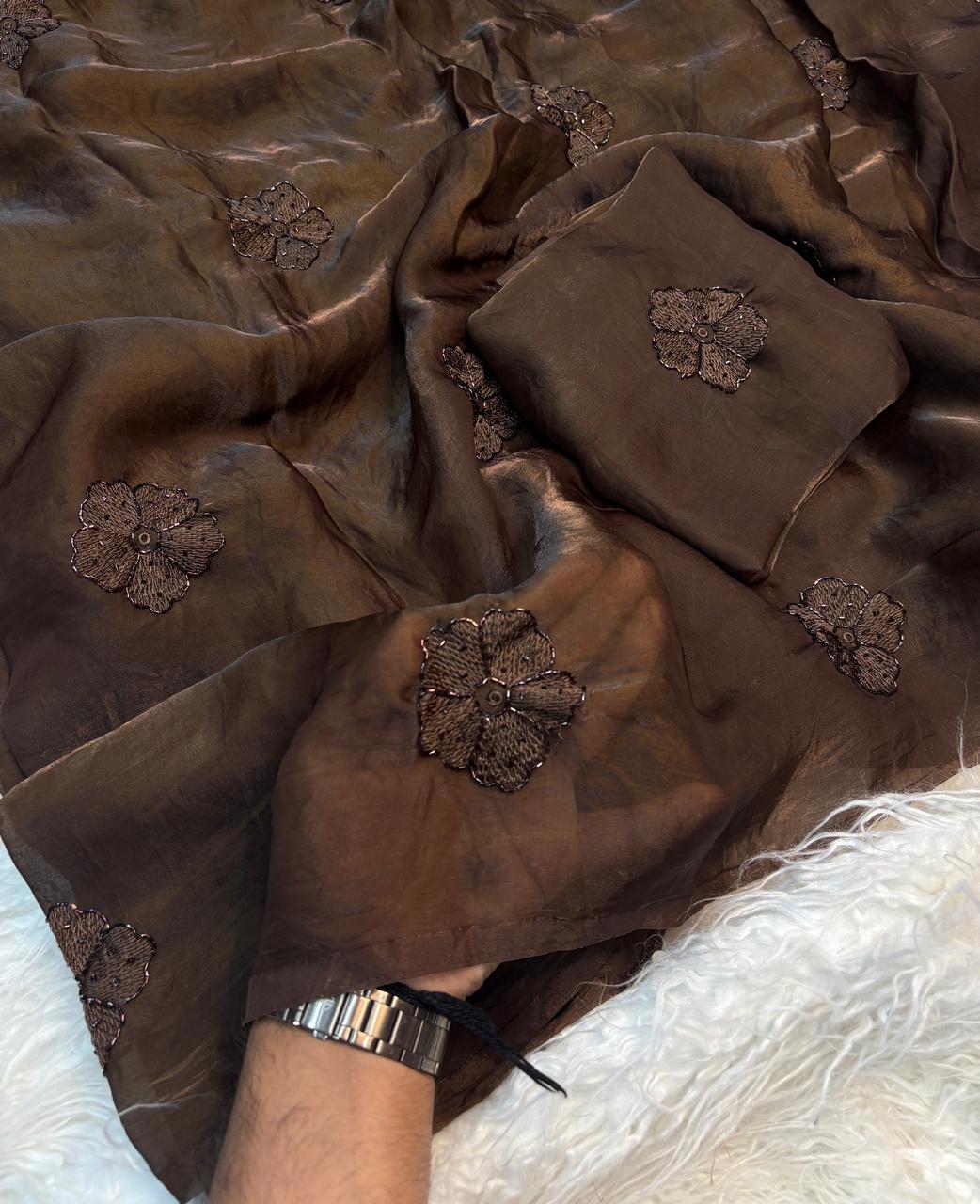 Bloom Petal - Brown