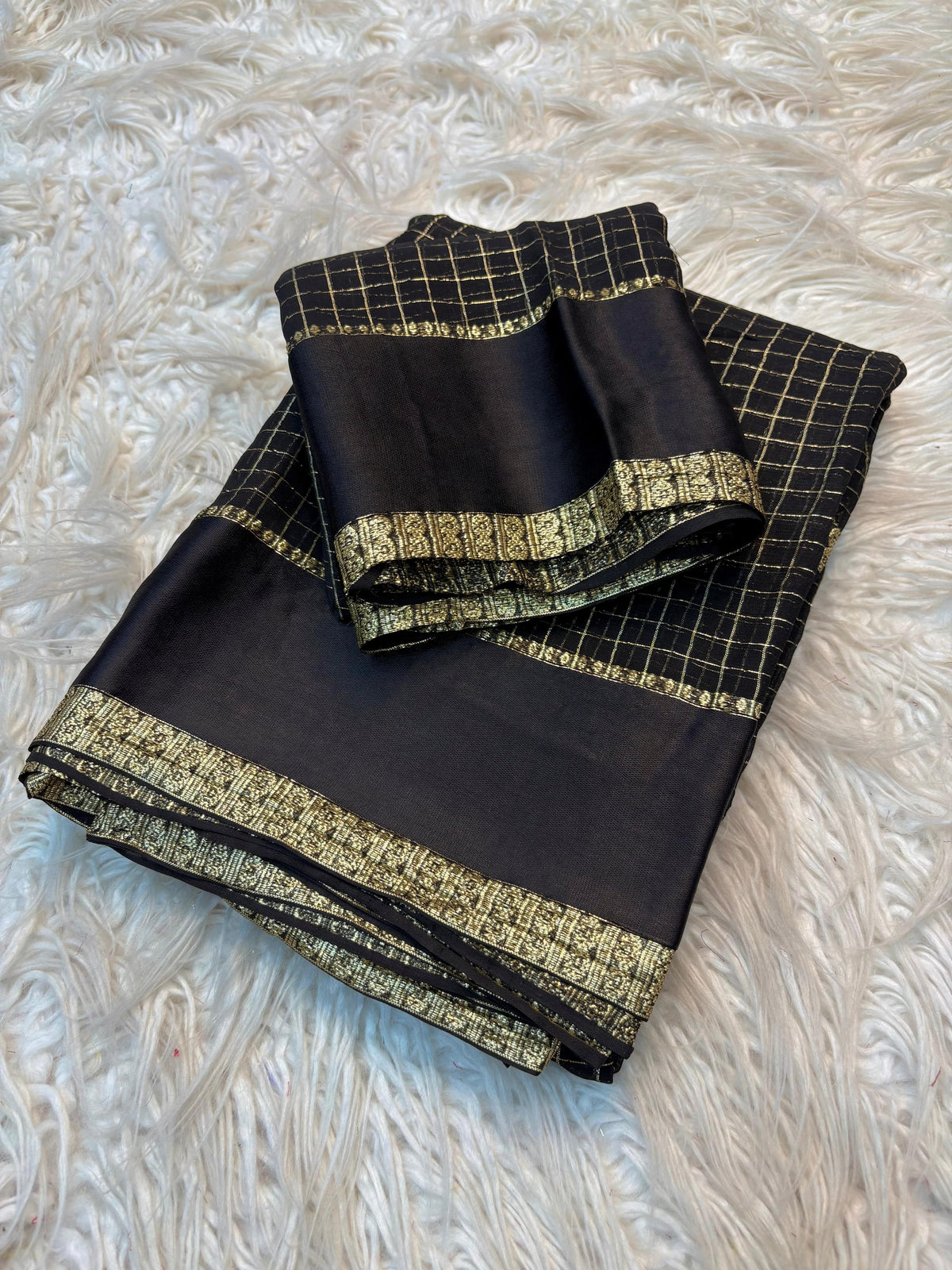 Ruby Rivaaz – Black
