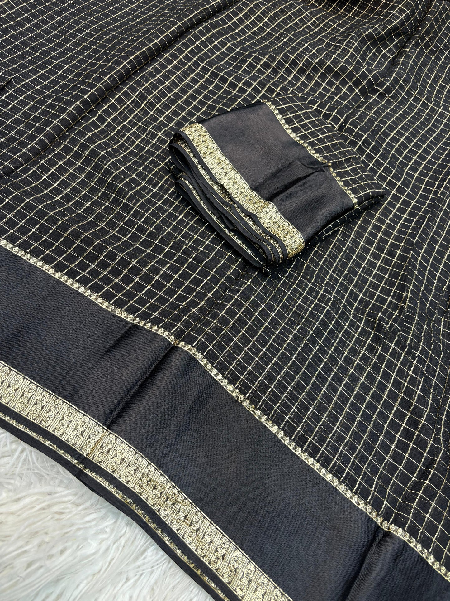 Ruby Rivaaz – Elegant Black Checked Saree