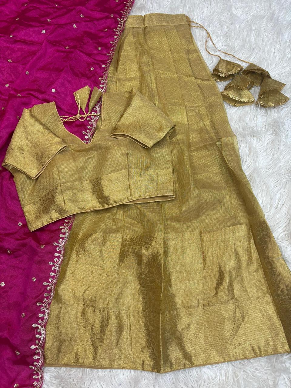 Swarna Chex Jacquard Lehenga-Rani